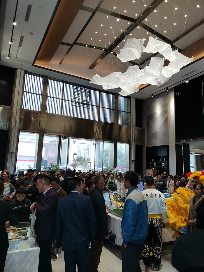 卓昊裝飾恭祝邵陽振羽營銷中心完滿開盤開放人群