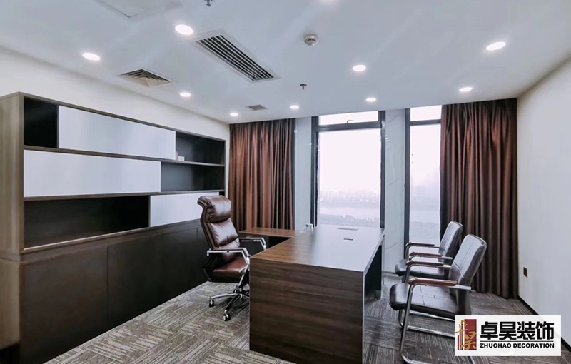 長(zhǎng)沙星沙辦公室裝修中怎么體現(xiàn)人性化效果圖