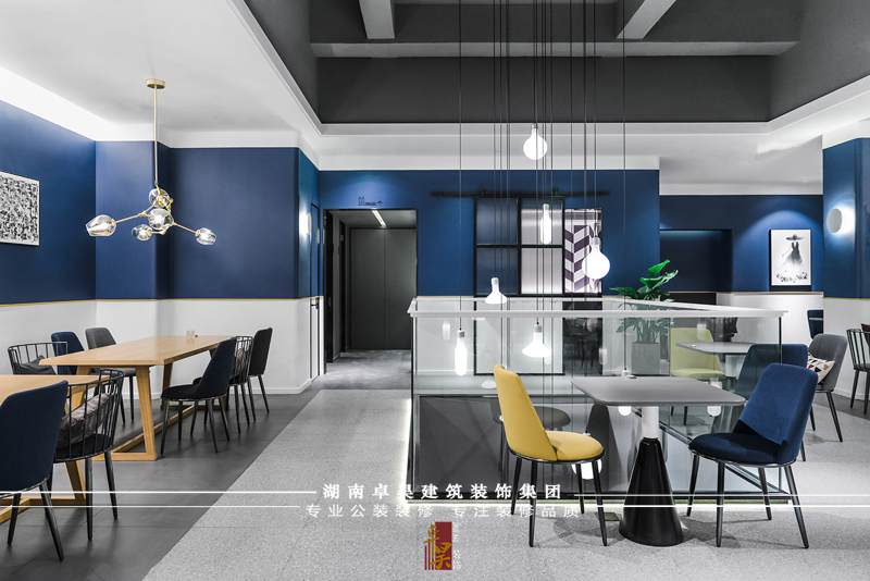 主題咖啡廳店鋪裝修設(shè)計(jì)效果6 主題咖啡廳店鋪裝修設(shè)計(jì)效果6