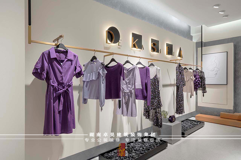 連鎖服裝店裝修設(shè)計效果6 連鎖服裝店裝修設(shè)計效果6