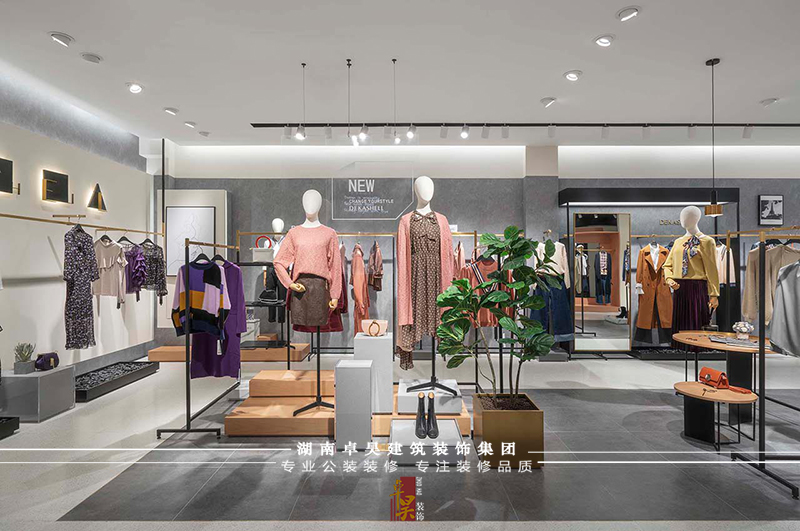 連鎖服裝店裝修設(shè)計效果8 連鎖服裝店裝修設(shè)計效果8